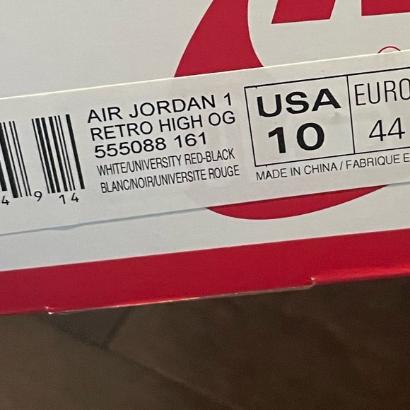 NWB size 10 Jordan 1 retro high og - Picture 7 of 8